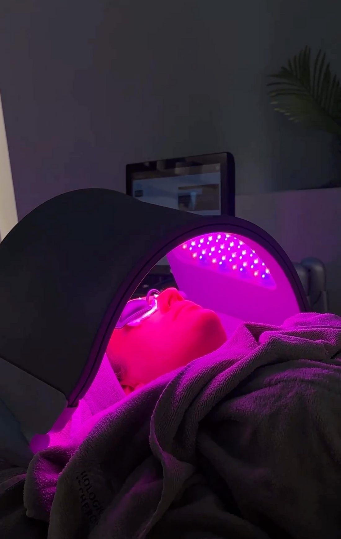 La Rivoluzione della Led Therapy Medicale con Dermalux Flex MD: L'Esclusiva di Yanabeauté