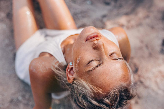 L'Importanza della Pulizia del Viso Hydrafacial Dopo l'Estate: La Soluzione Perfetta per una Pelle Rinnovata da Yanabeauté